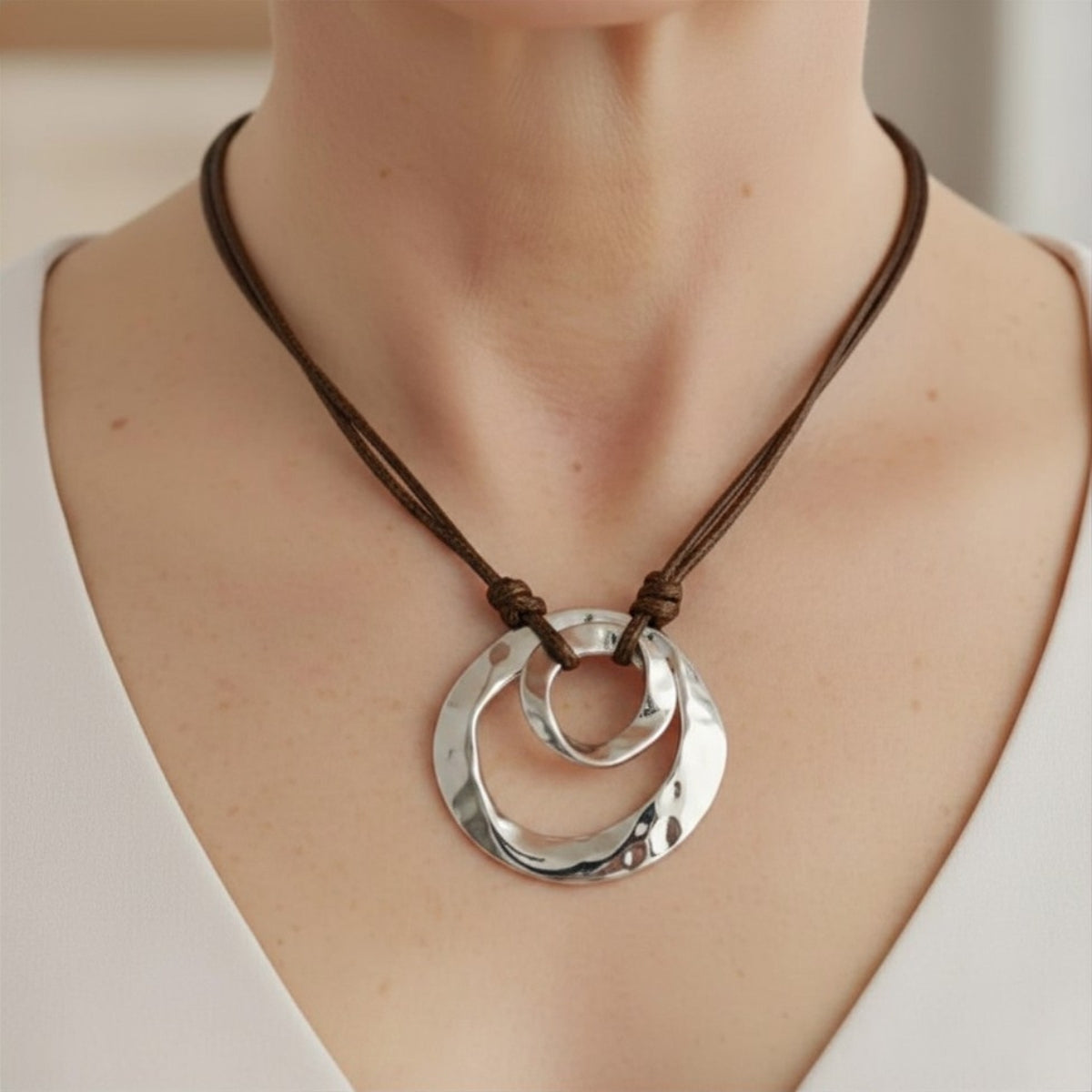 Kaelis Necklace – Silver